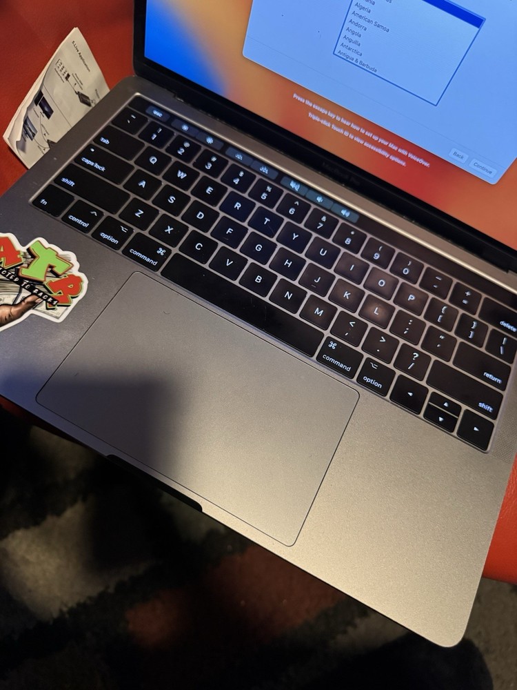 Apple MacBook pro 2017 With Touchbar