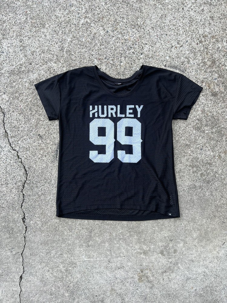 Hurley cropped jersey in size medium small for active lifestyle