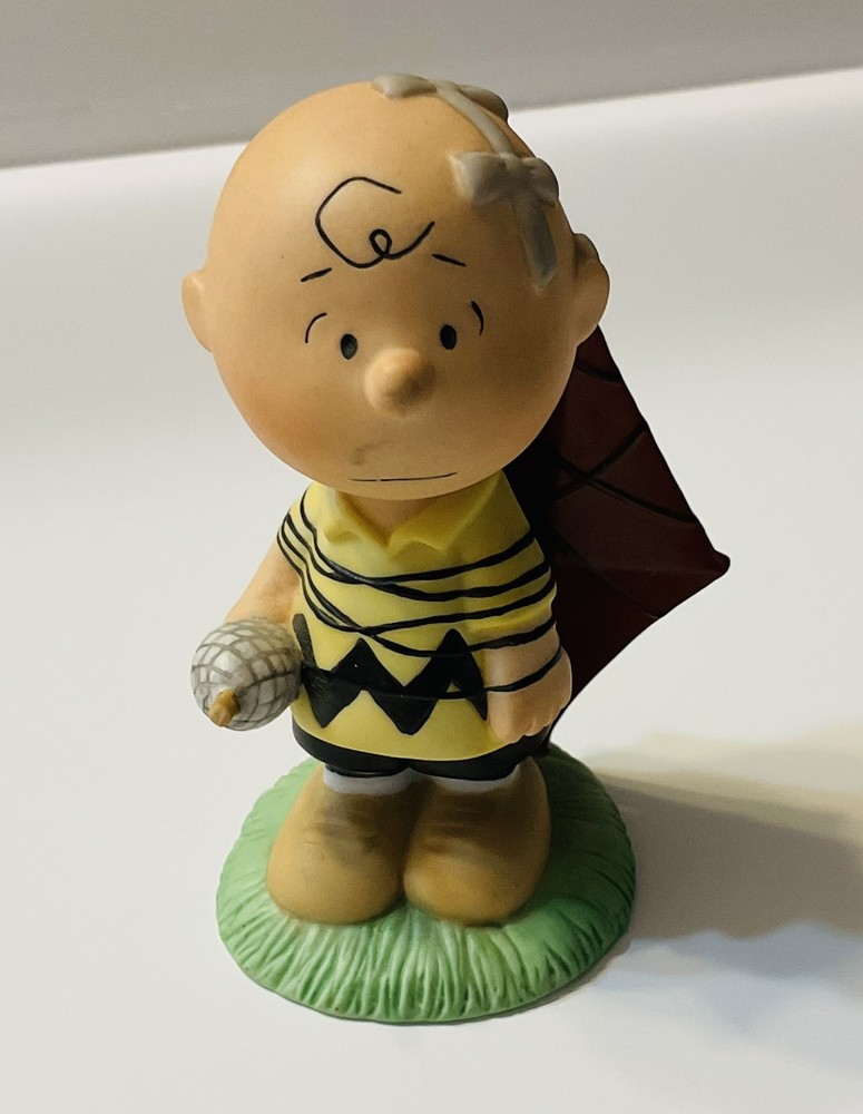 Charlie Brown Peanuts Go Fly A Kite Figurine with Tangled Kite Westland #8216