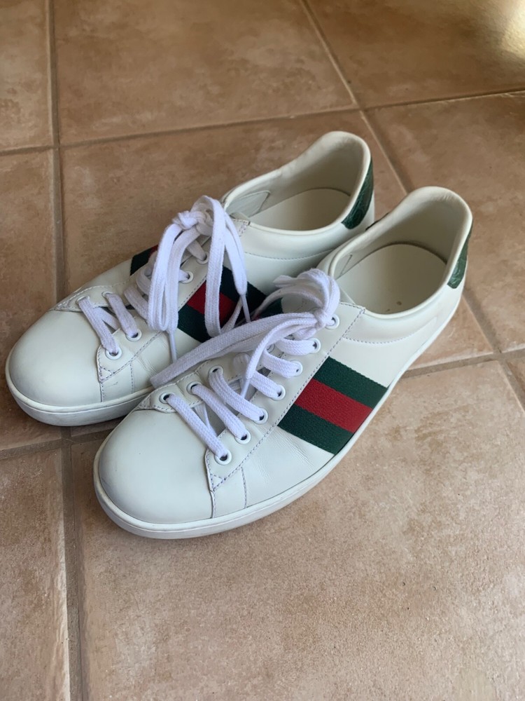 Size 9 - Gucci Ace W green and red stripes and white laces mint condition