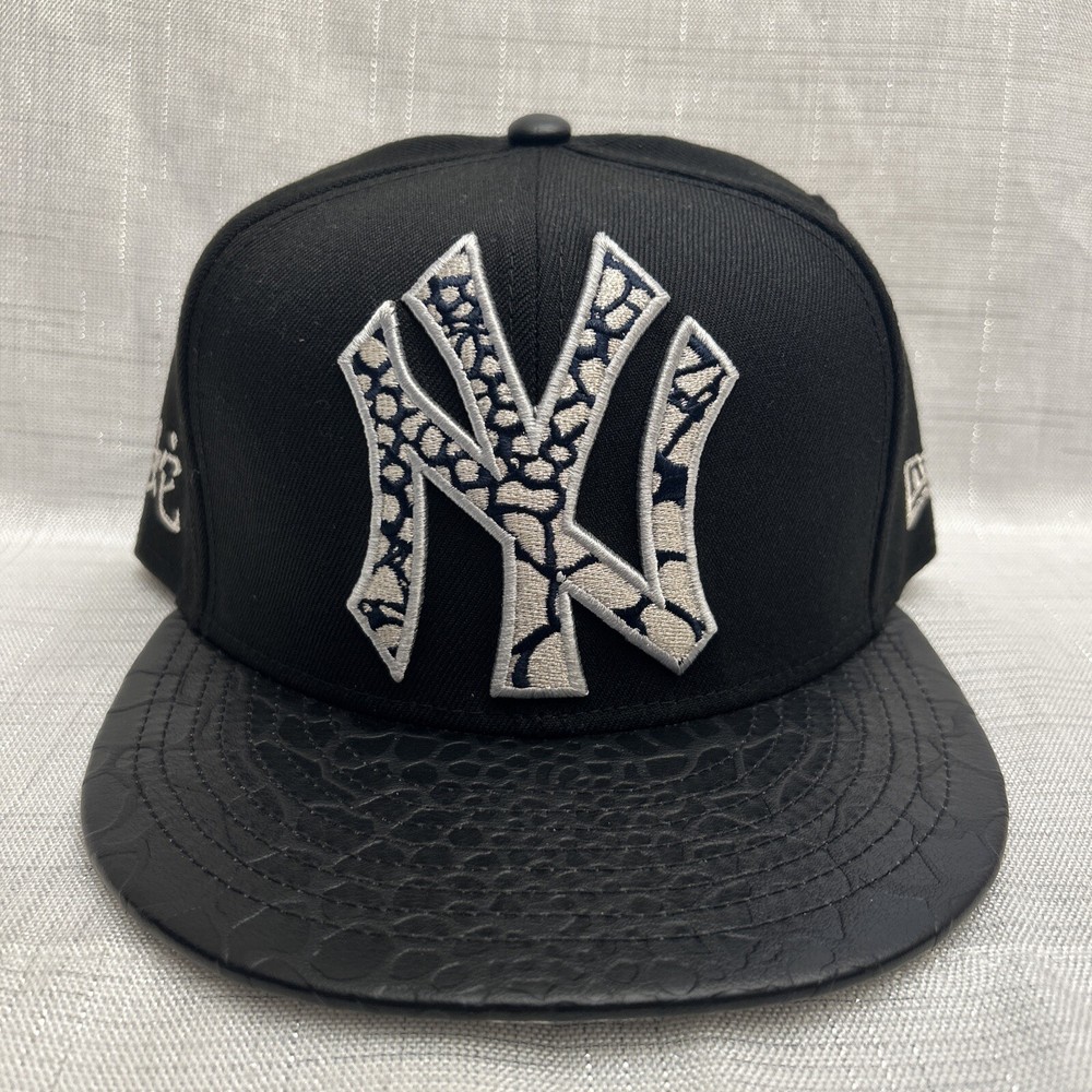 RARE New York Yankees MLB Year Of The Snake Black 59FIFTY Fitted Cap 7 5/8
