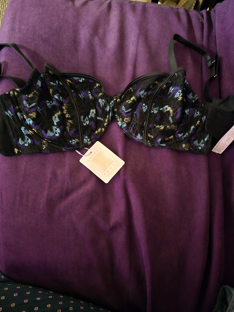 Savage X Fenty Bra Butterfly 🦋 Unlined Lace Tulip 🌷 Cup