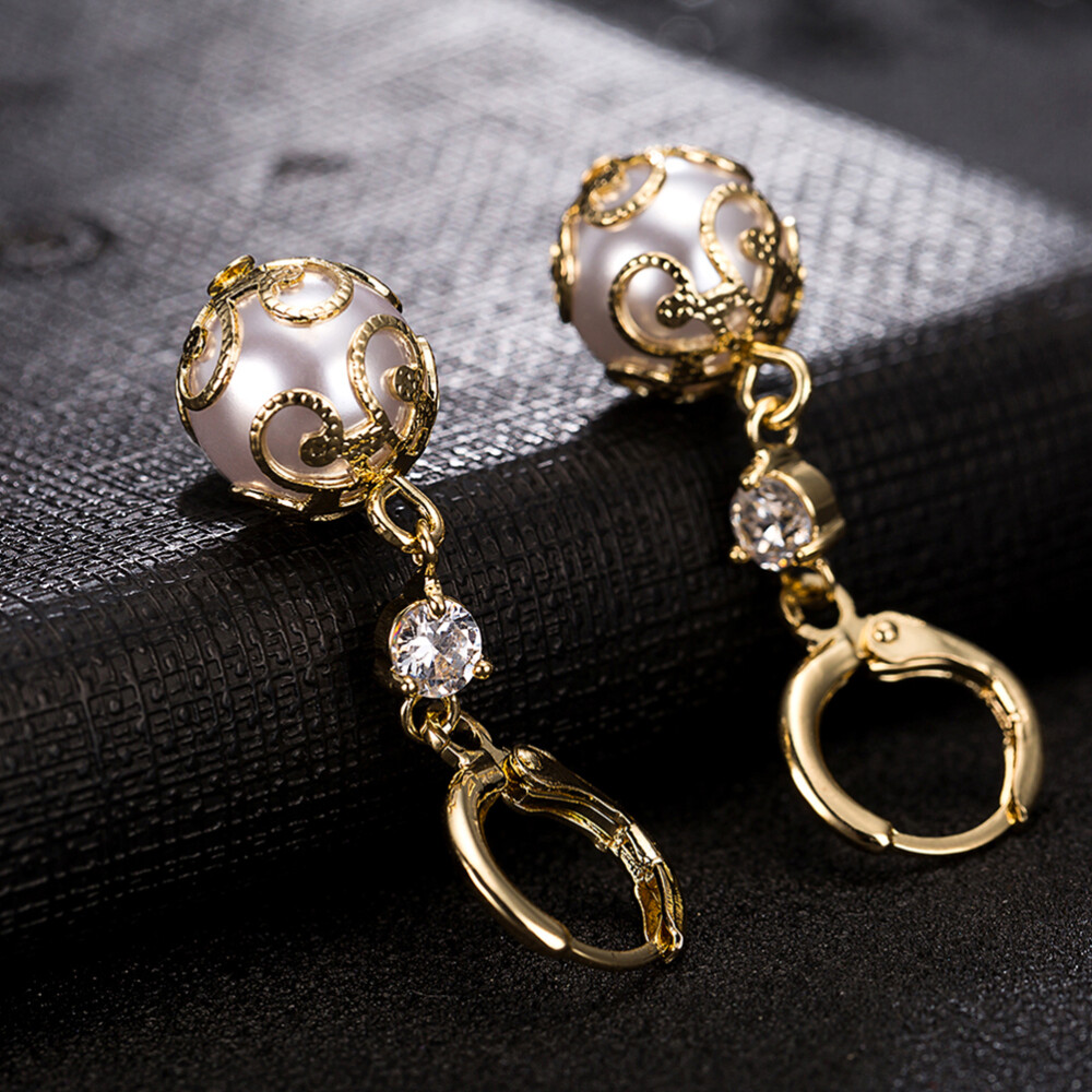 Stylish Zircon Hollow Round Pendant Women's Earrings 1Pair