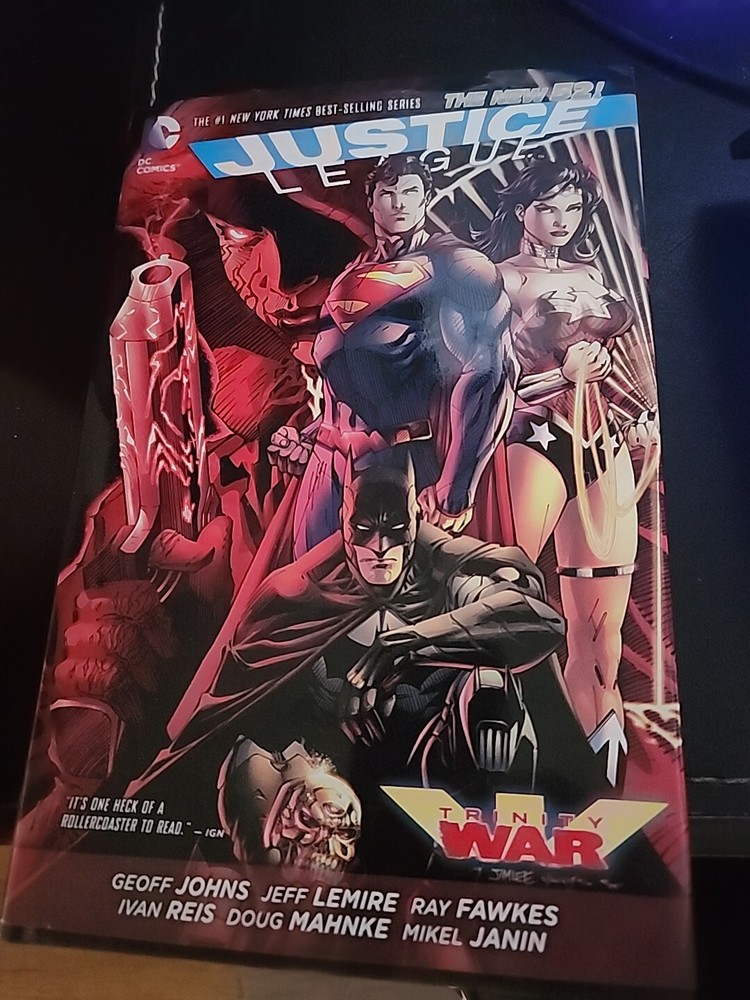 JUSTICE LEAGUE: TRINITY WAR (DC COMICS, 2014) Unread