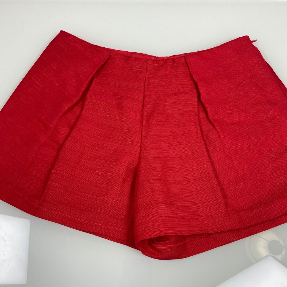 Tory Burch Women 2 Red Pleated High Rise Silk Blend Shorts Textured Side Zip