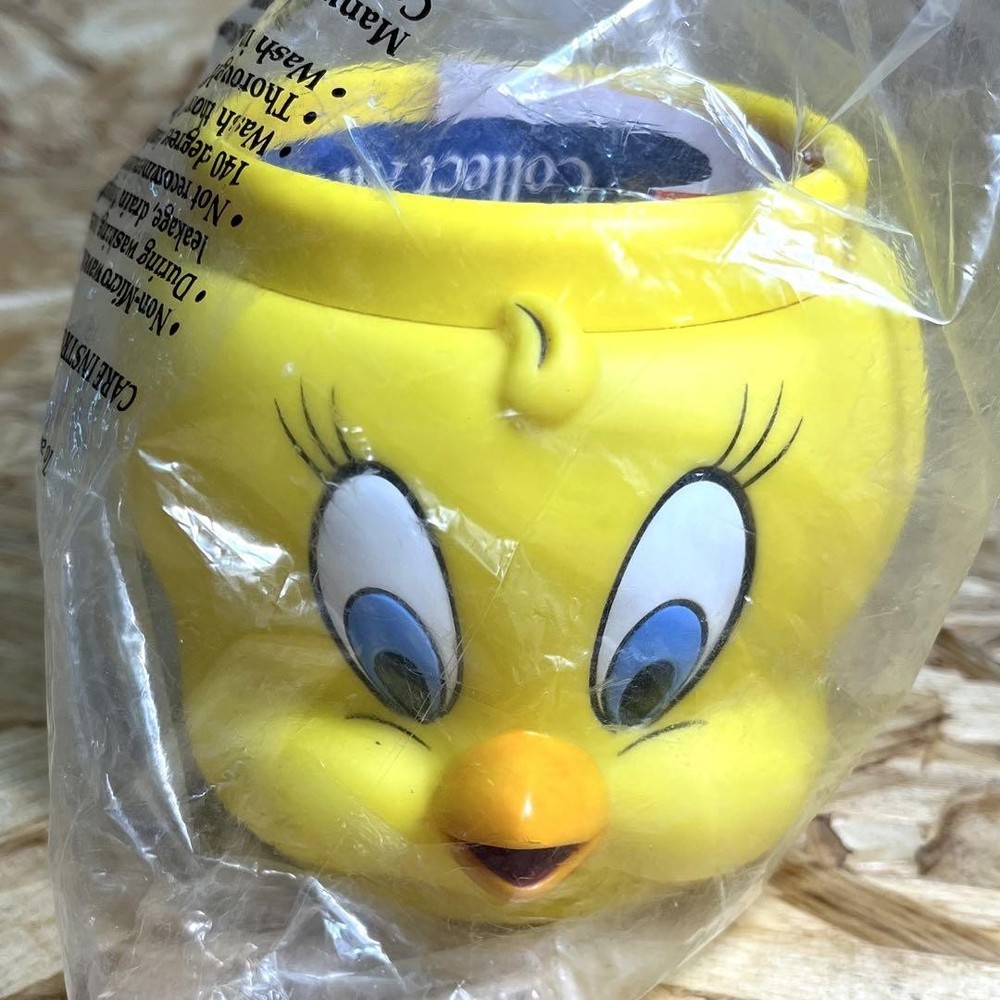 Looney Tunes Tweety 3D Face Mug by KFC Ametoy Fun Collectible Cup