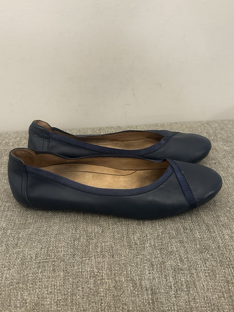 Vionic Women's Caroll Navy Leather Ballet Flats Size 10