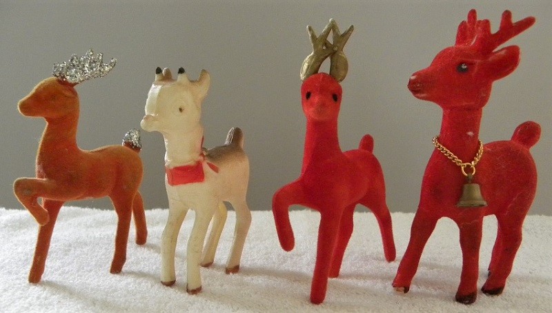 4 Older Christmas Reindeer, All Different