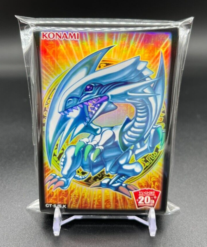 20th Anniversary Yu-Gi-Oh Blue-Eyes White Dragon 70-Piece Set Japan