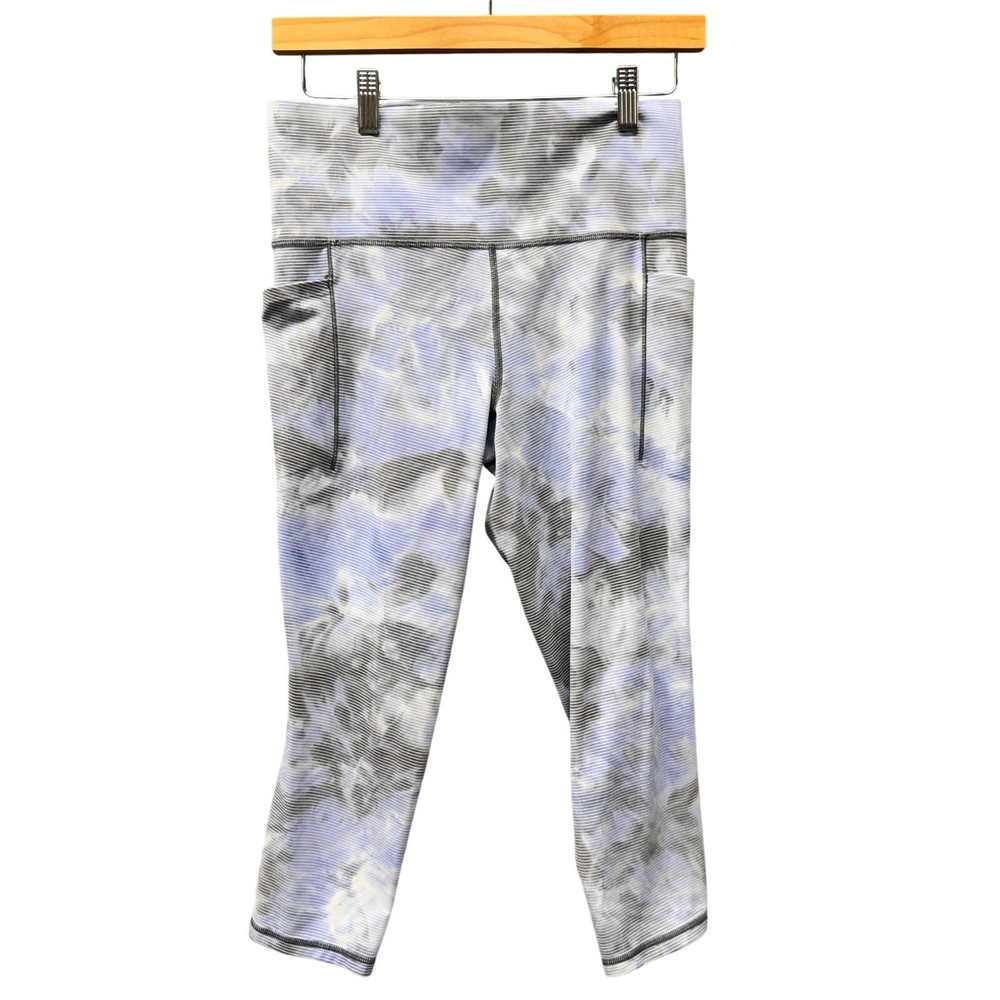 Athleta Leggings Womens Medium Salutation Stash Pocket II Capri Textured Active