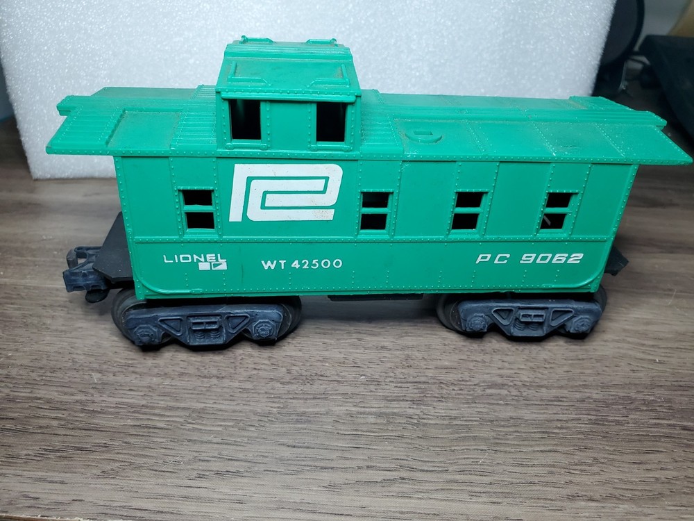 Penn Central O Gauge Lionel PC9062 WT42500 Green Caboose Model Train Car