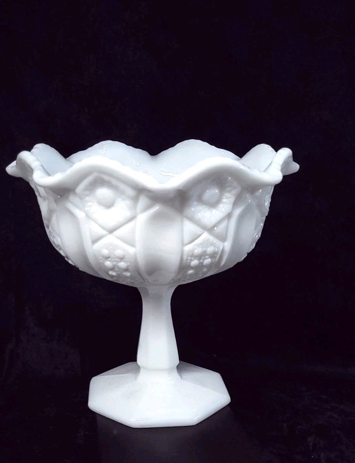 LE Smith Quintec Milk Glass Pedestal Compote 7 Inch Vintage