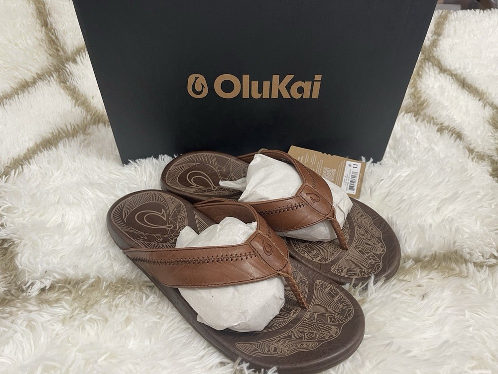 Olukai Men's Hiapo Flip Flops Size 11 Comfortable Beach Sandals Rum Dark Wood  
