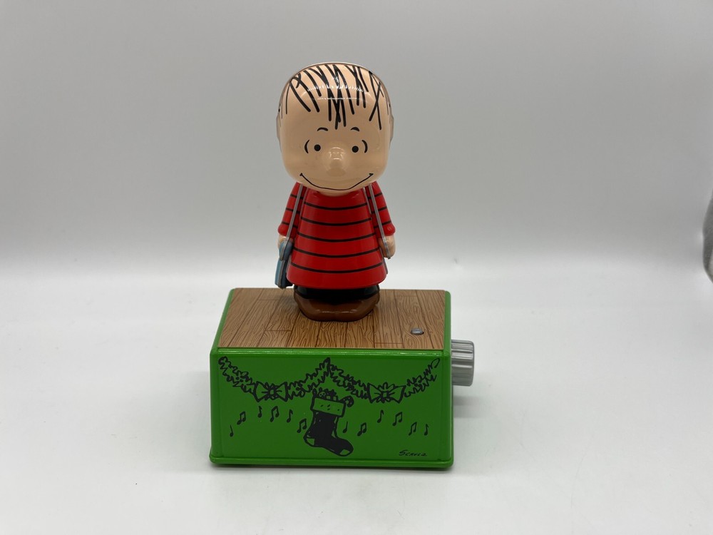 Hallmark Peanuts Dance Party 2017 Linus Plush Brand New in Box