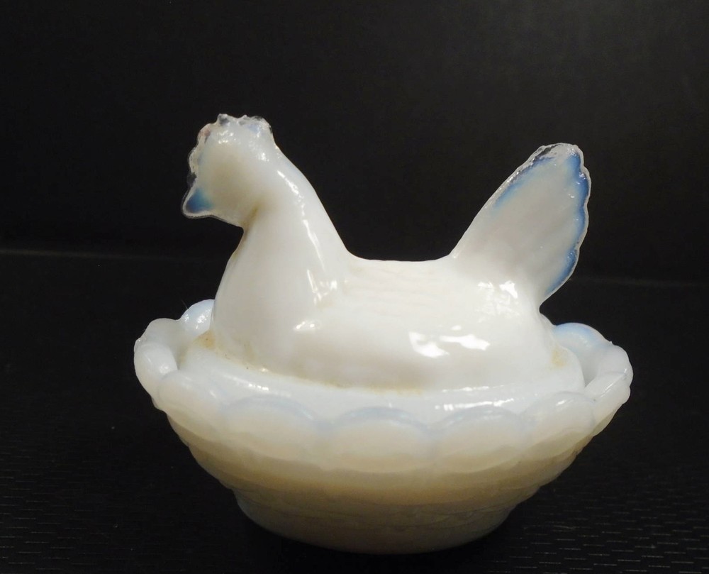 Vintage Westmoreland Mini Milk Glass Hen on Nest 2.5 x 2 White