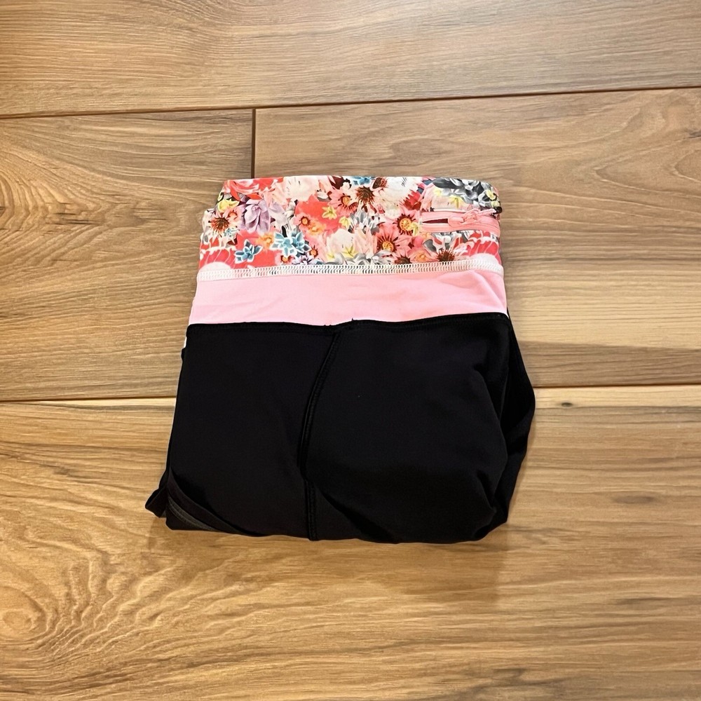Lululemon Leggings Women’s Size 8 Black & Pink cropped bottoms