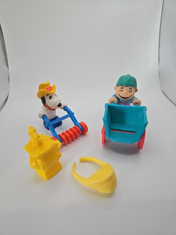 Lot of McDonald's Happy Meal Toys Peanuts Garden Farm Figures 1989 Charlie Brown