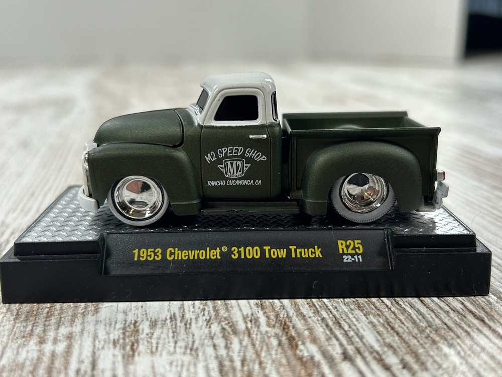 M2 Machines Ground Pounders Release 25: 1/64 1953 Chevrolet 3100 Tow Truck R25