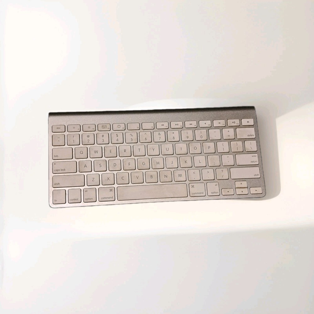 Original Apple Magic Keyboard A1314 Bluetooth Wireless Genuine