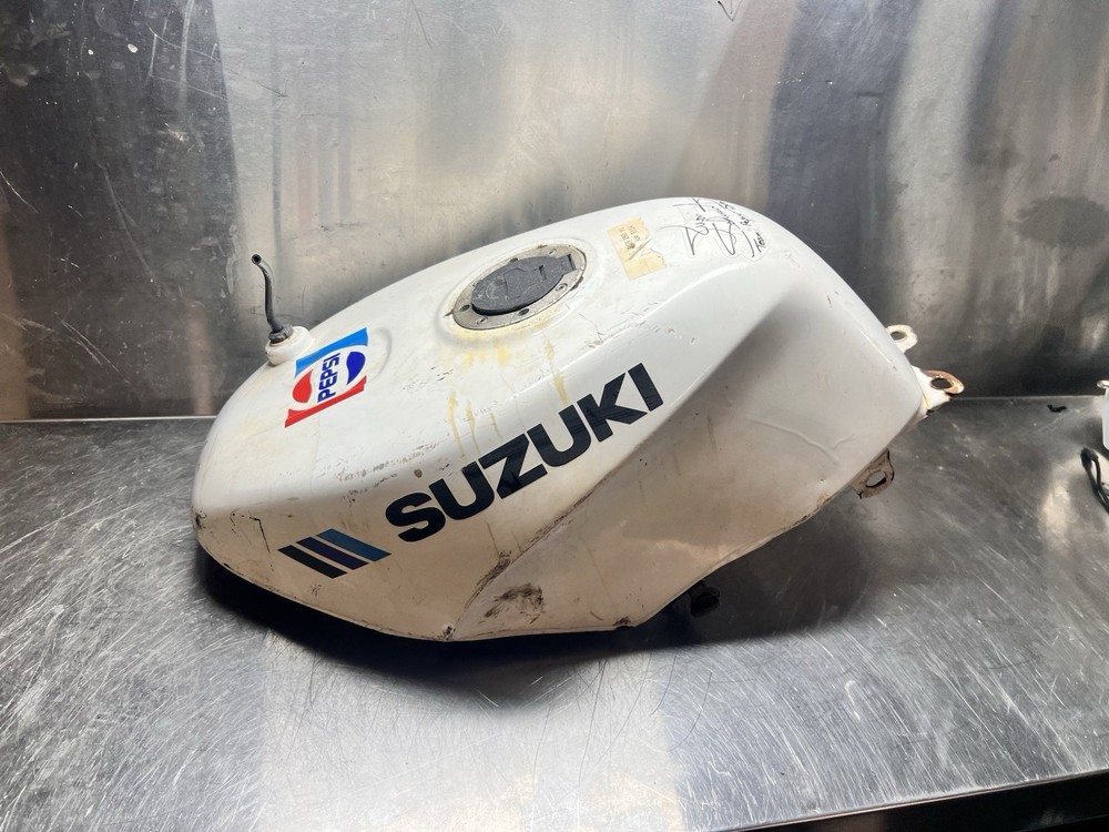 Suzuki RGV250 RGV 250 Tank Petrol Gas Fuel Tanks Pepsi Racing OEM genuine