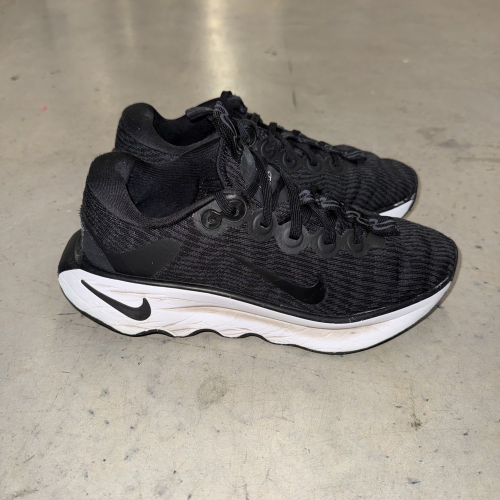 Nike Motiva Womens Size 7.5 Black White Athletic Running Walking Shoes Sneakers