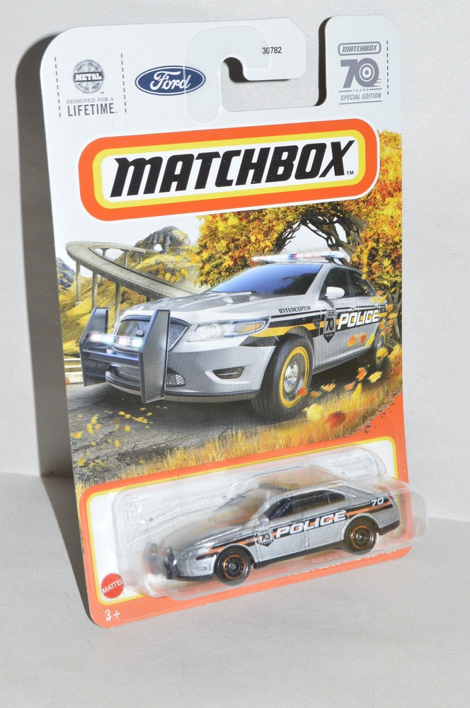 die cast Matchbox 23/100 Ford Crown Victoria Police Interceptor 911 responder