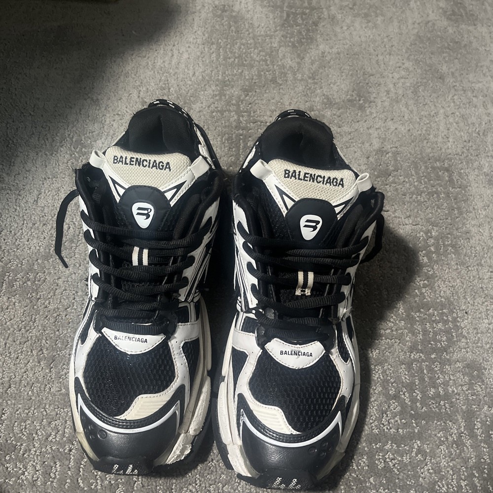 Balenciaga Runner Black White Sneakers Size 44 Pre-Owned Luxury
