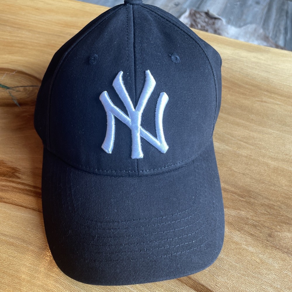 Vintage 90s Black New York Yankees MLB Adjustable Snapback Hat NWT