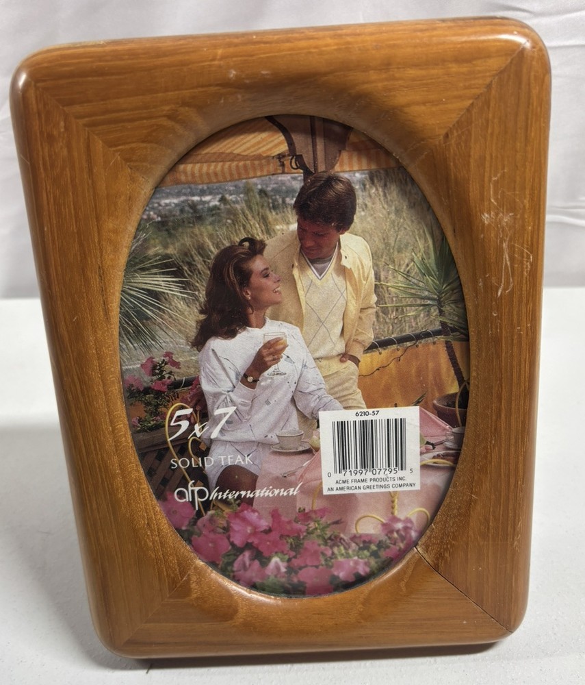 Vintage Picture Frame Wood TEAK Thailand 5 x 7 Oval made in Thailand See Pics