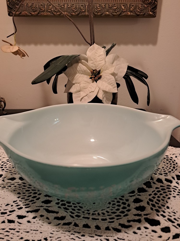 A Large Lovely Pyrex Turquoise Amish Bowl