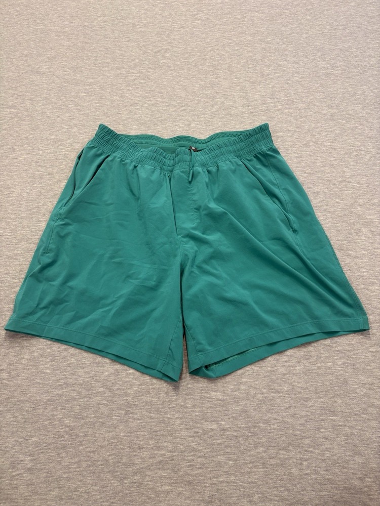 Lululemon Men’s Pace Breaker Shorts 7” Lined Size Large Green