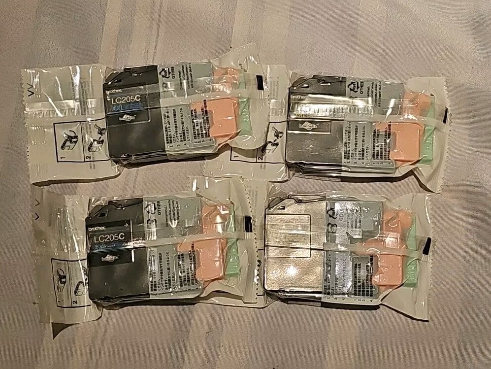 Lot of 4 Brother Ink cartridges (2x LC205Y XXL + 2x LC205C XXL free shipping