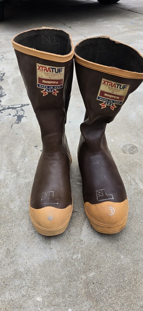 Xtratuf Men's Size 10 Insulated Steel Toe Legacy Boot 10 Inch
