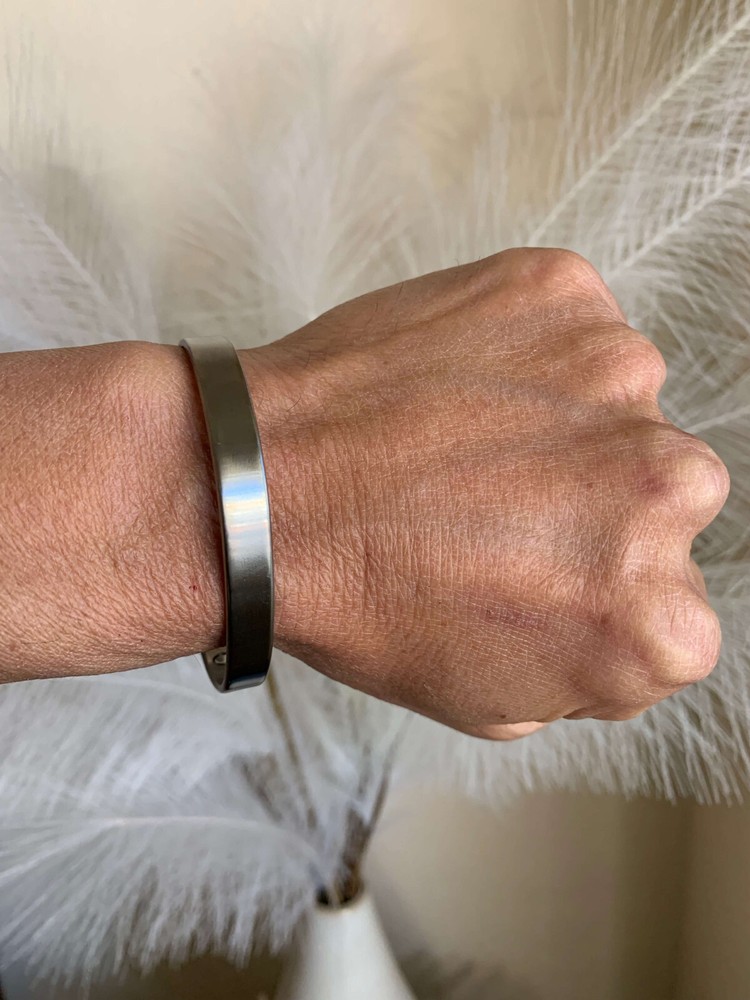 Titanium Magnetic Bracelet with 10 Magnets for Energy Balance