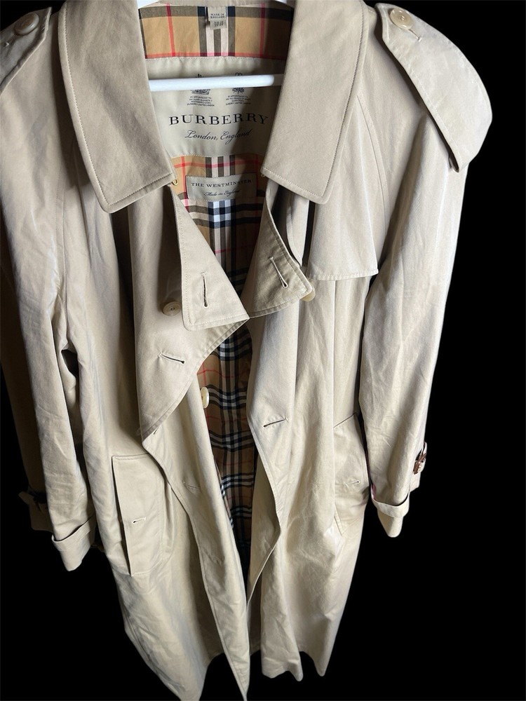 Burberry Trench Coat 💯 Authentic - Good Condition With belt