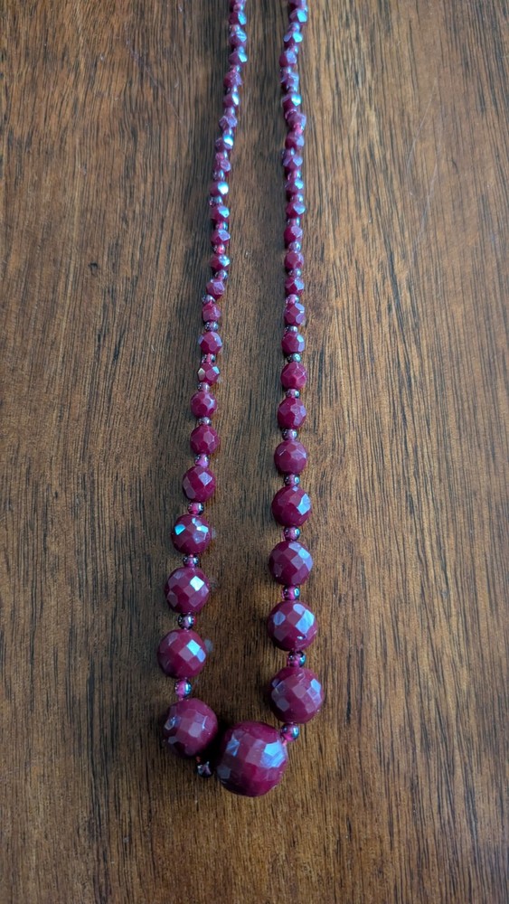 VTG Graduated Burgundy Ceramic Or Glass Beads Necklace 20