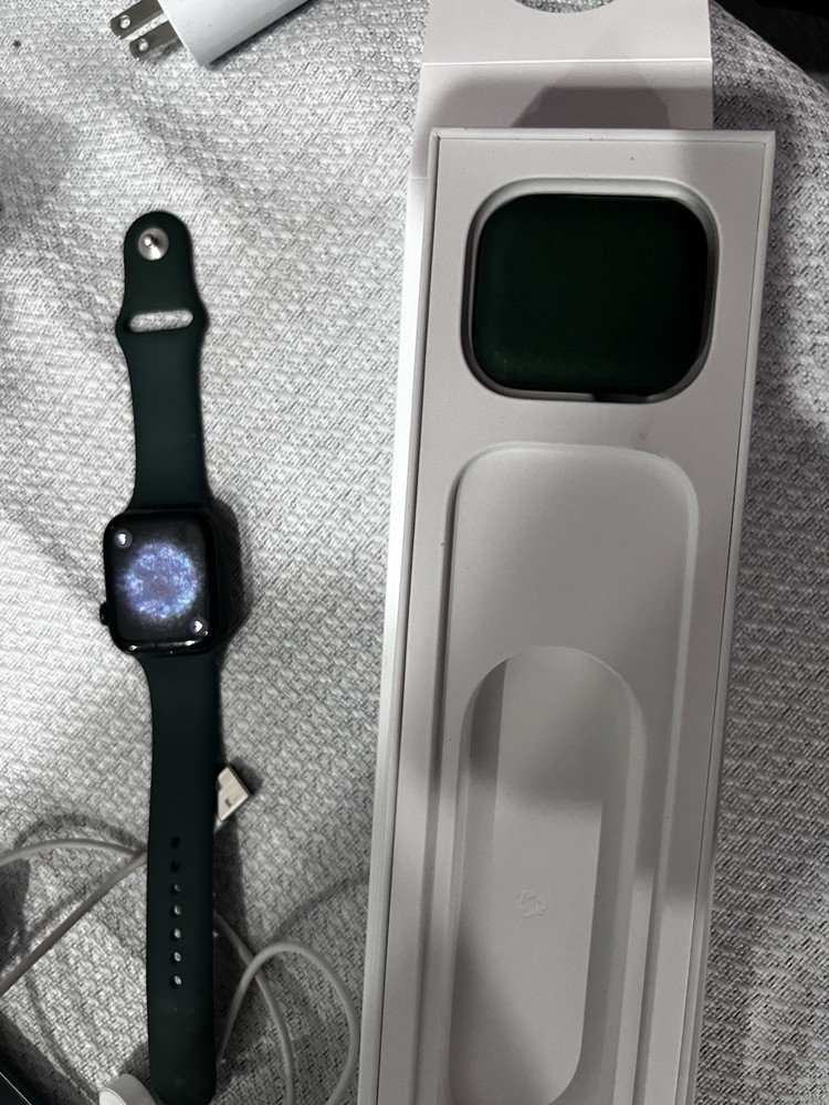 Apple Watch Series 7 41mm GPS Green Aluminum Case Smartwatch A2475  