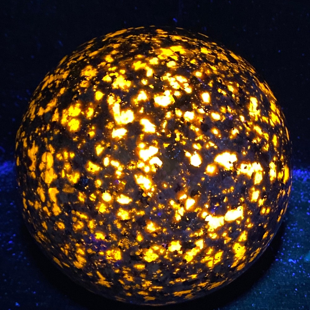 Natural Flame UV Reactive Stone Sphere Crystal Ball for Reiki Healing 3780G