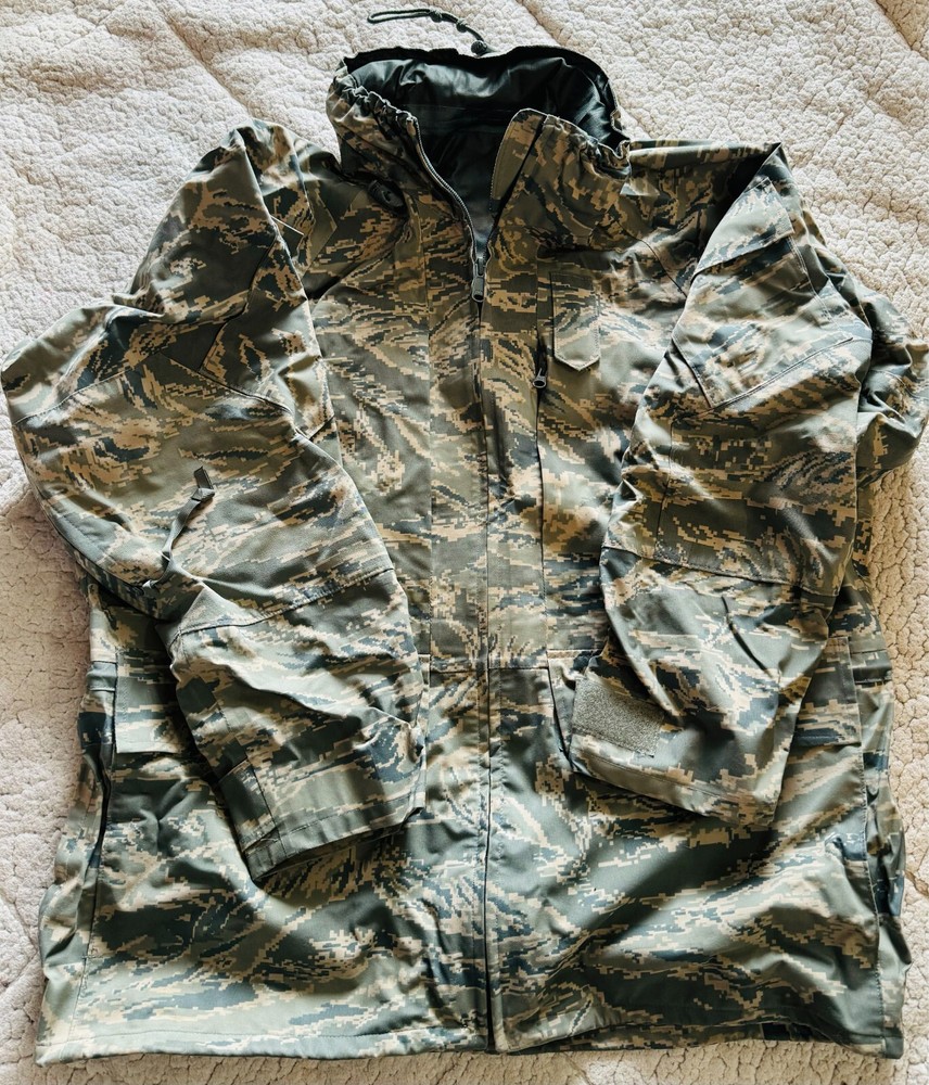 USGI MILITARY ALL PURPOSE ENVIRONMENTAL GORTEX LG REG PRE-OWNED EX CONDITION!