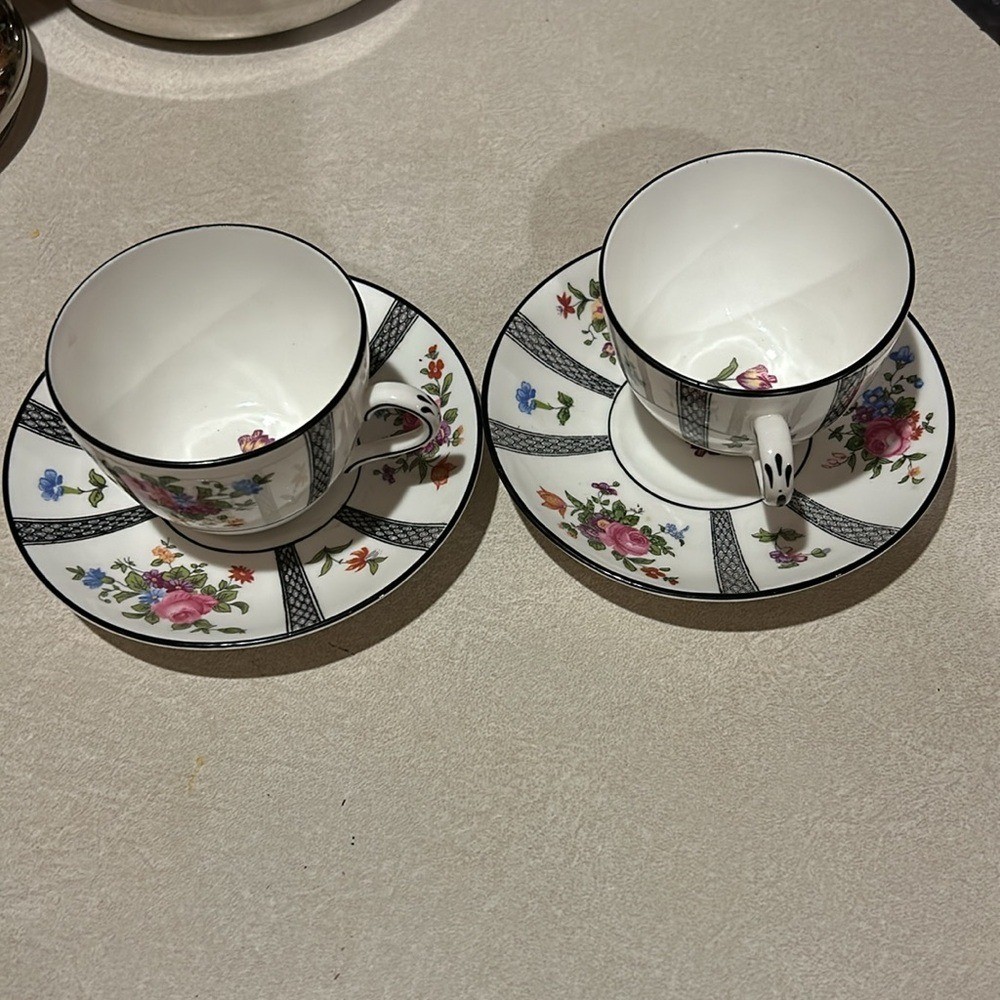 Crown Staffordshire Fine Bone China Floral Tea Cup & Saucer Set 2