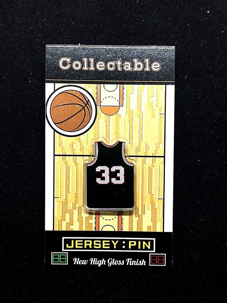 Vintage Kareem Abdul-Jabbar Bucks Lakers throwback jersey lapel pin