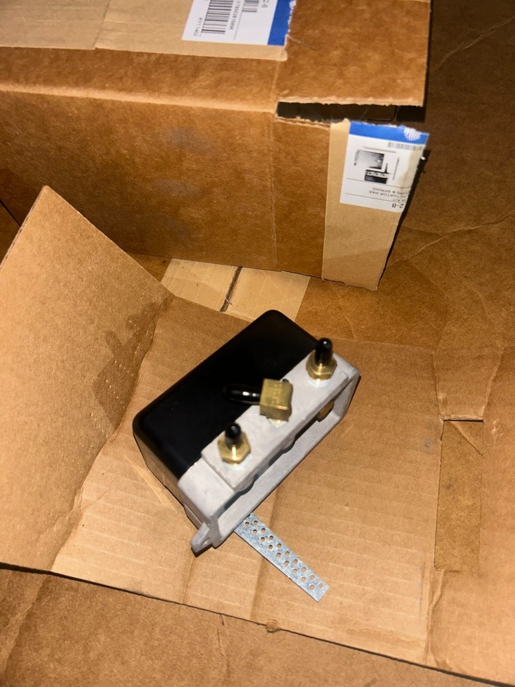 Johnson Controls D95028 Industrial Control System