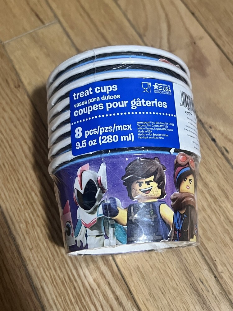 LEGO Movie 2 Birthday Party Cups with 8 Rare Bricks