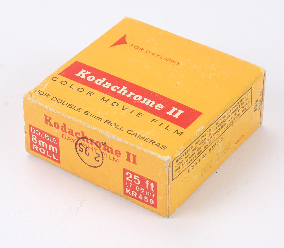 KODAK 8MM KODACHROME II DAYLIGHT DOUBLE ROLL, 25 FEET, DECEMBER 1966/187414