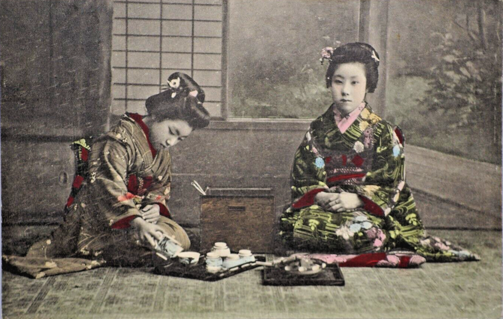 Postcard Japanese Tradition Geisha Girls Meiji Era Kimono Hand-Tinted Photograph