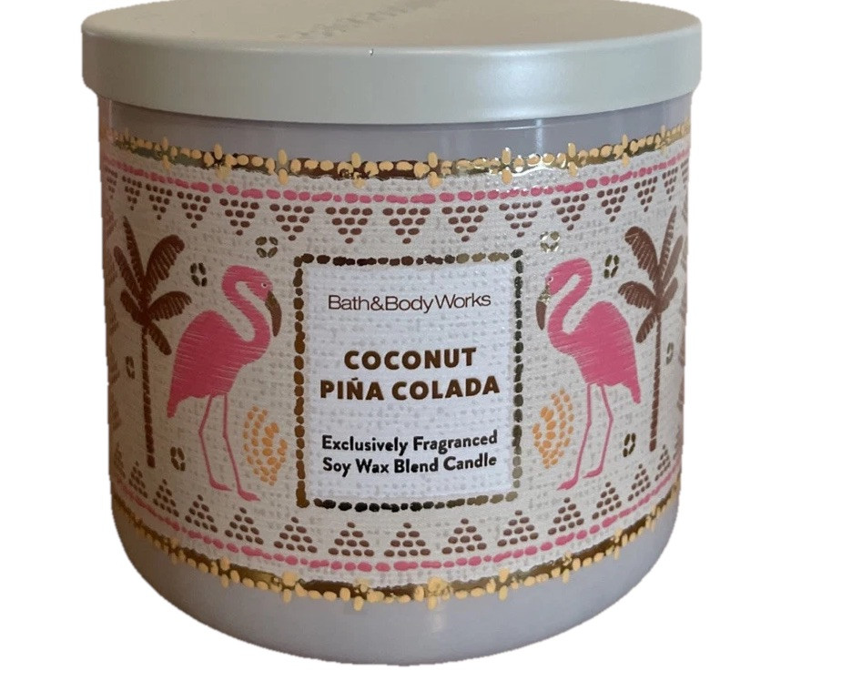 “COCONUT PINA COLADA” 14.5 oz 3 Wick Candle. Bath & Body Works