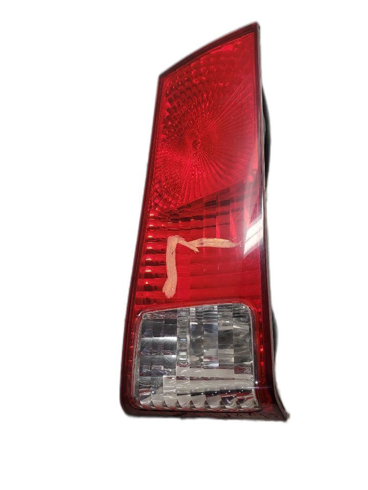 Driver Tail Light Lid Mounted Trident Manufacturer Fits 00-01 CAMRY 1271467