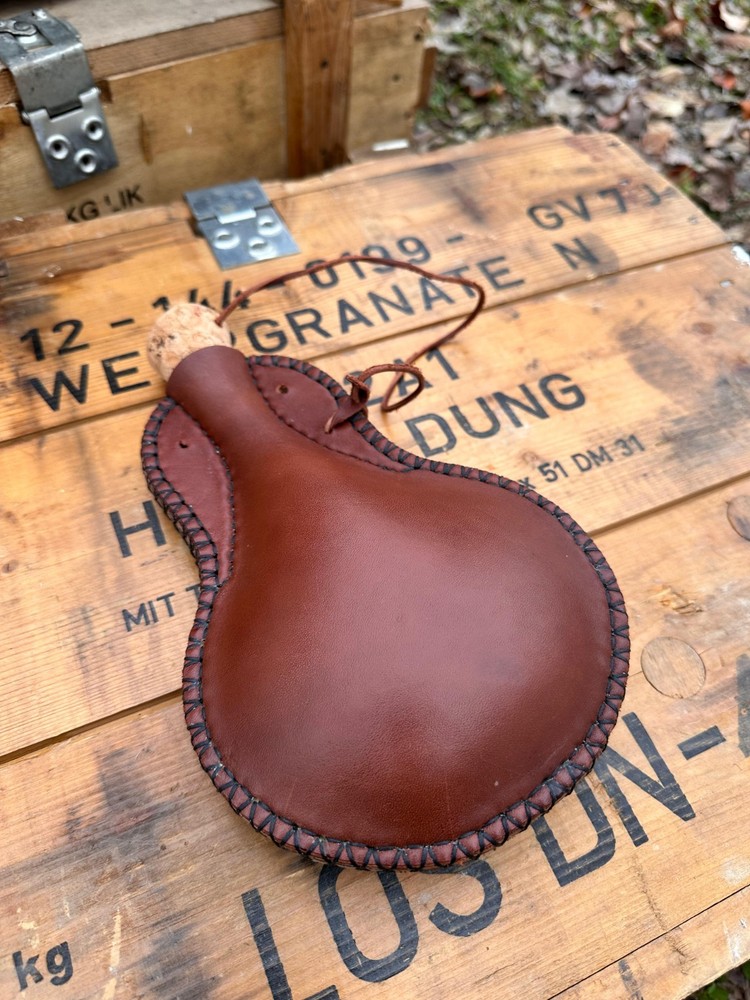 Handmade Leather Canteen, Hanmade Viking Leather Bottle, Medieval Style Flask