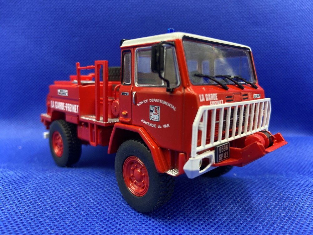 IXO Hachette UNIC 75 PC French Fire Engine Diecast Fire Engine Model 1:43 / MIB