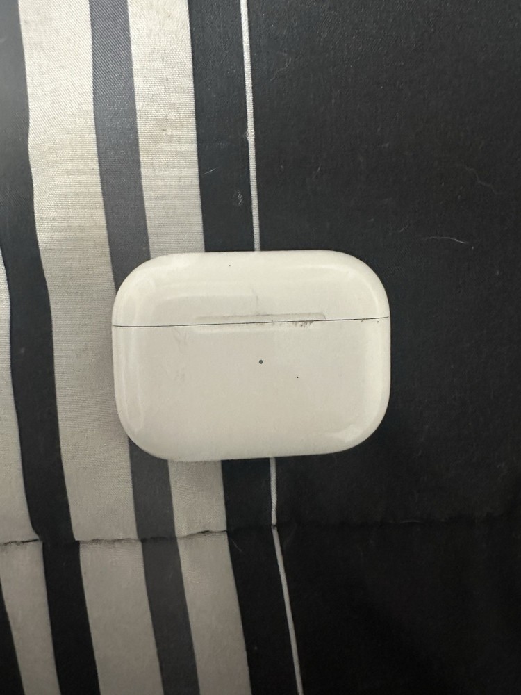 Apple AirPods Pro 2 with MagSafe Charging Case in White